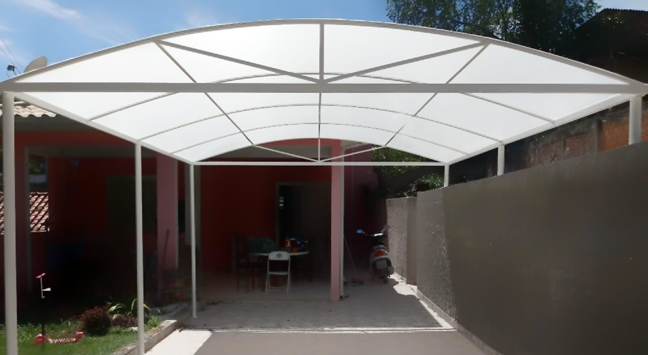 Coberturas em lona, telha metálica, policarbonato, lona transparente cristal, garagem para carro  em  Maricá – RJ